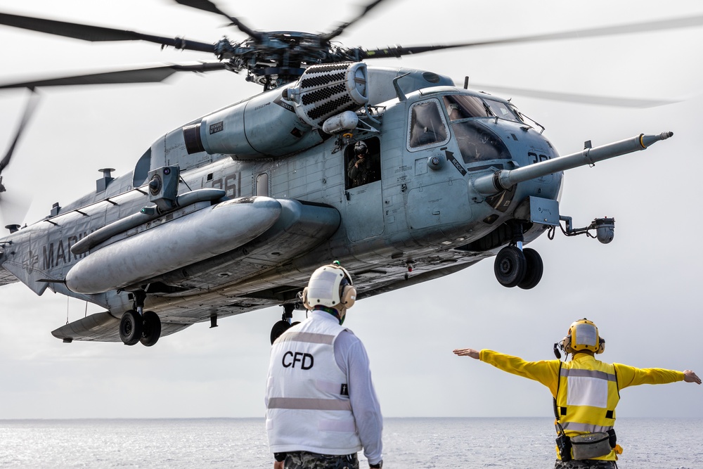 HMAS Canberra Air Ops during RIMPAC 2022