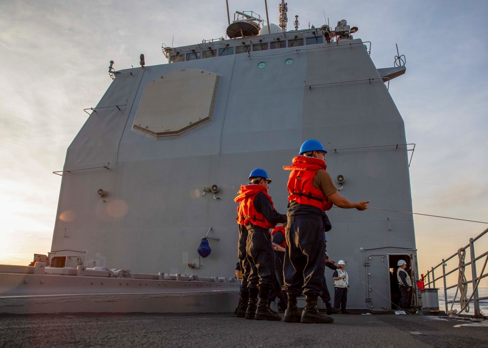 USS Leyte Gulf (CG 55) RAS