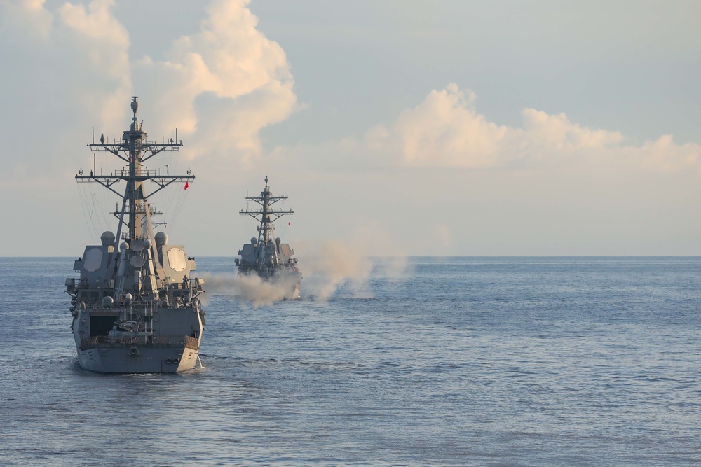 DVIDS - Images - USS Leyte Gulf (CG 55) live-fire [Image 1 of 6]