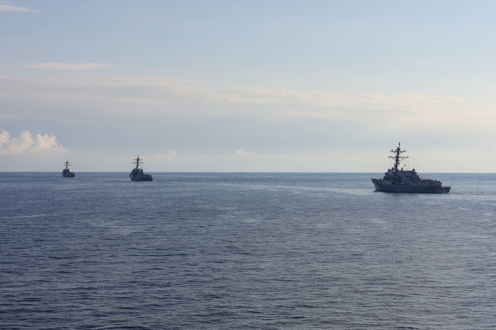 USS Leyte Gulf (CG 55) live-fire