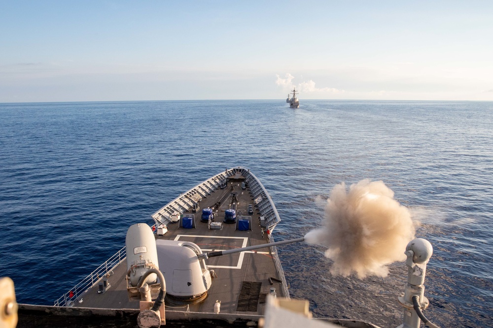 USS Leyte Gulf (CG 55) live-fire