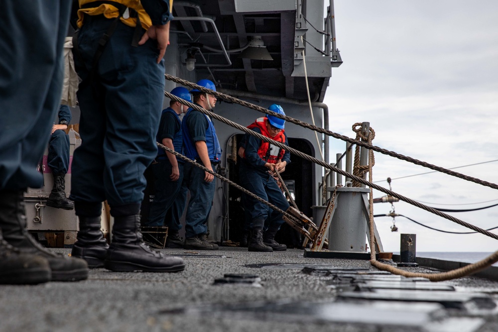 USS Leyte Gulf (CG 55) replenishment-at-sea.