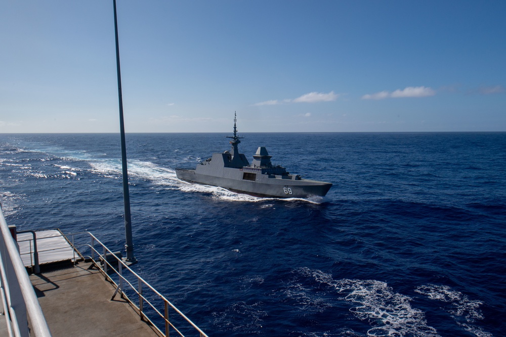 USNS Pecos practices refueling with partnering nations during RIMPAC 2022