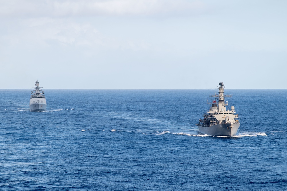 USNS Pecos practices refueling with partnering nations during RIMPAC 2022