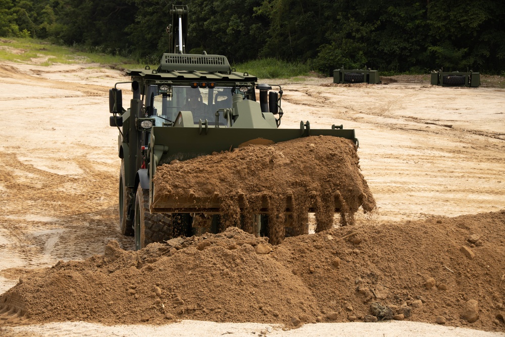 9th ESB Marines practice patrolling skills