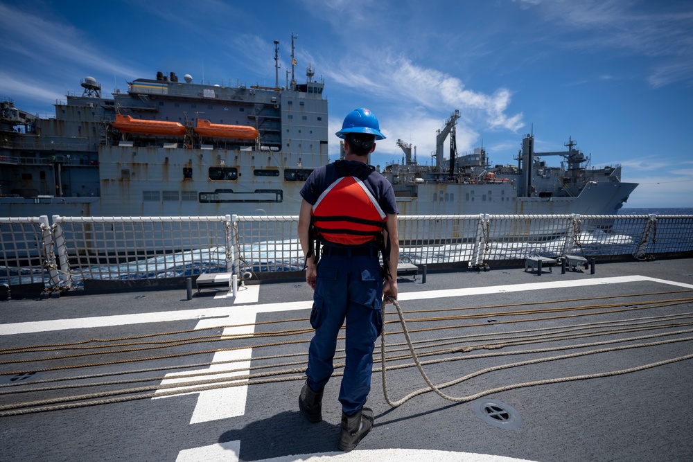 RIMPAC 2022: USCGC Midgett, USS Washington Chambers Conduct Mock Refuel Exercise