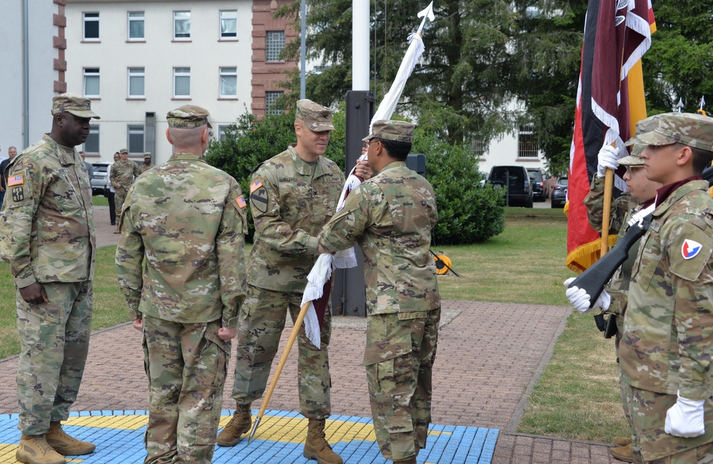 Maxwell assumes command of USAMMC-E