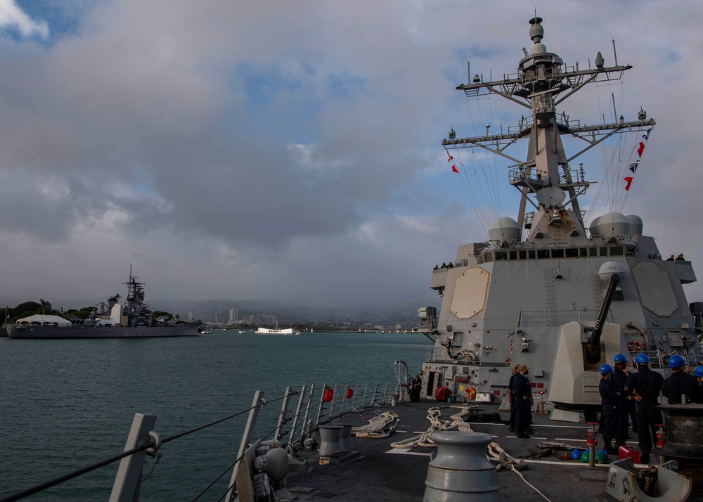 USS Gridley Departs Pearl Harbor