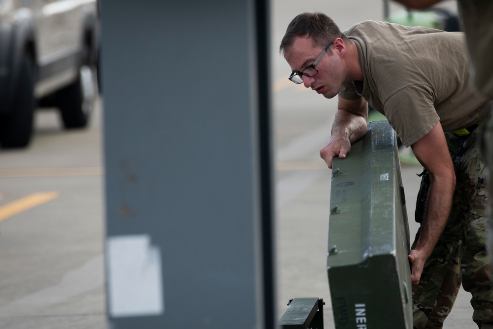 4th and 73rd AMU Participate in Load Crew Competition