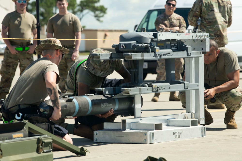 4th and 73rd AMU Participate in Load Crew Competition