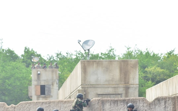 Indonesian Marine Conducts Military Operations in Urban Terrain