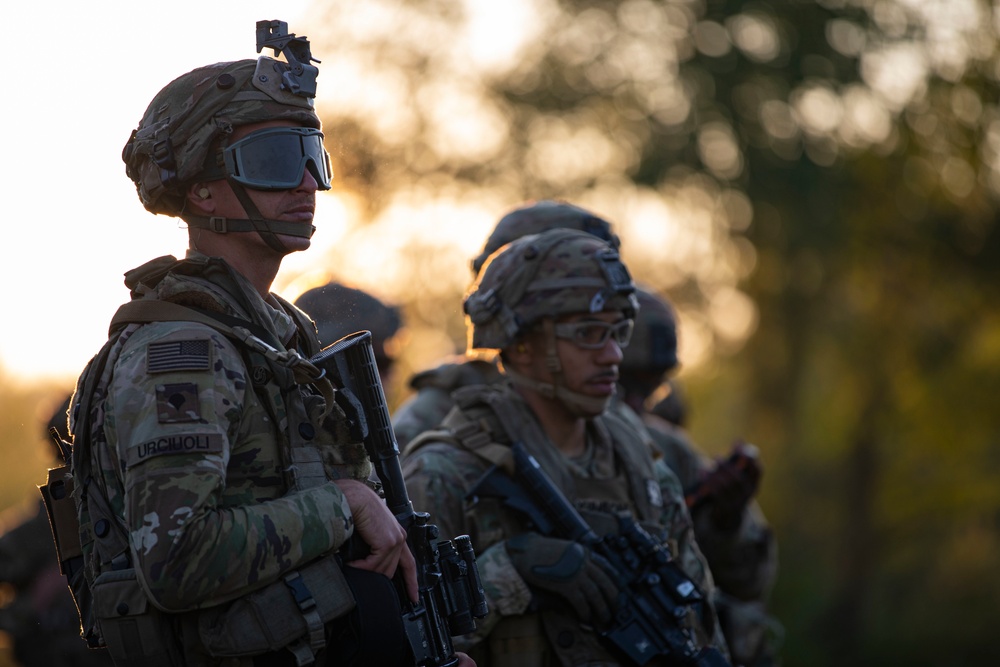 NJNG Infantry ride on UH-60 Blackhawks during XCTC