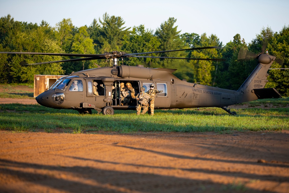 NJNG Infantry ride on UH-60 Blackhawks during XCTC