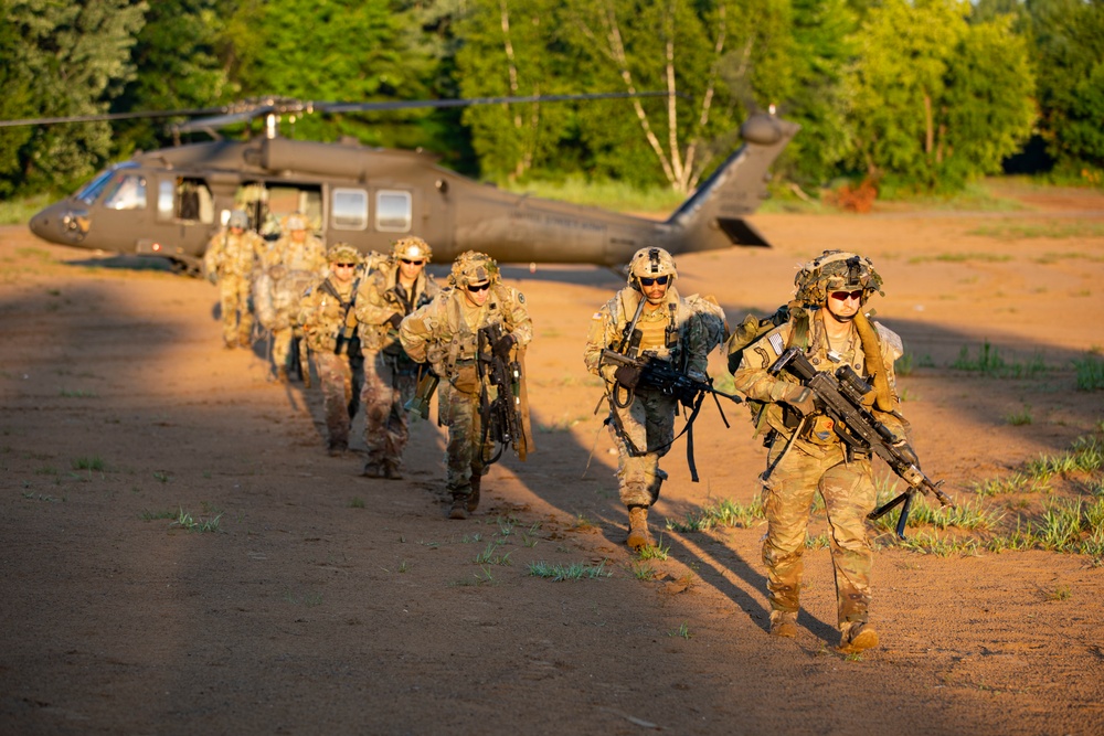 NJNG Infantry ride on UH-60 Blackhawks during XCTC