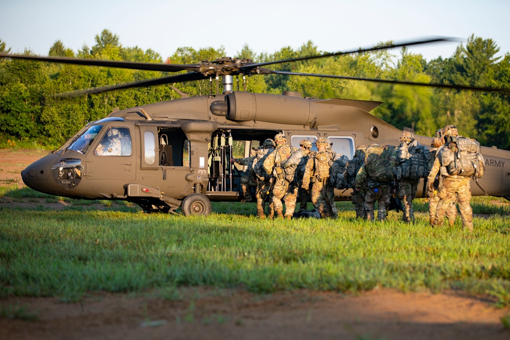 NJNG Infantry ride on UH-60 Blackhawks during XCTC