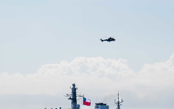 CNS Almirante Lynch conducts PhotoEx with USS Michael Monsoor