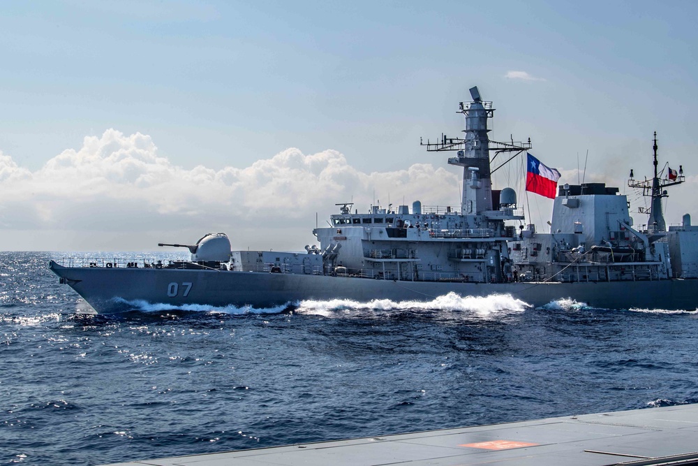 CNS Almirante Lynch conducts PhotoEx with USS Michael Monsoor