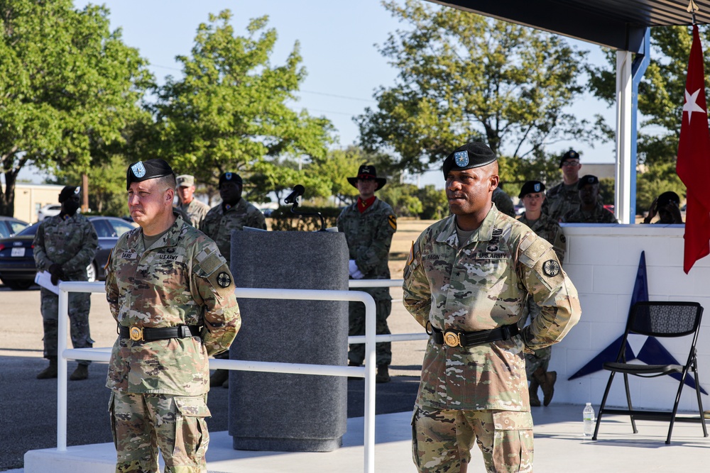 U.S. Army 13th Expeditionary Sustainment Command Celebrates Change of Command.