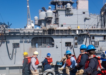 USNS Pecos, USS Essex Refuel at Sea