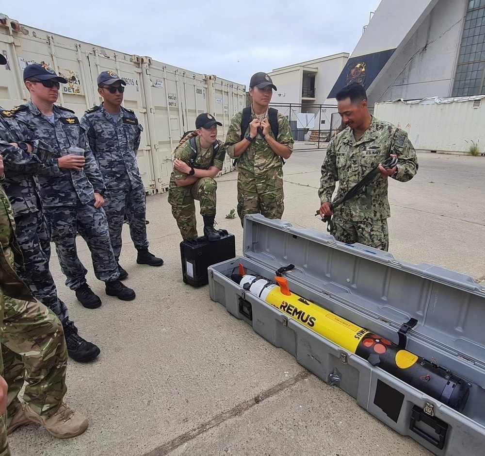 Royal Australian Navy and Royal New Zealand Navy Sailors Train on REMUS 100 AUV