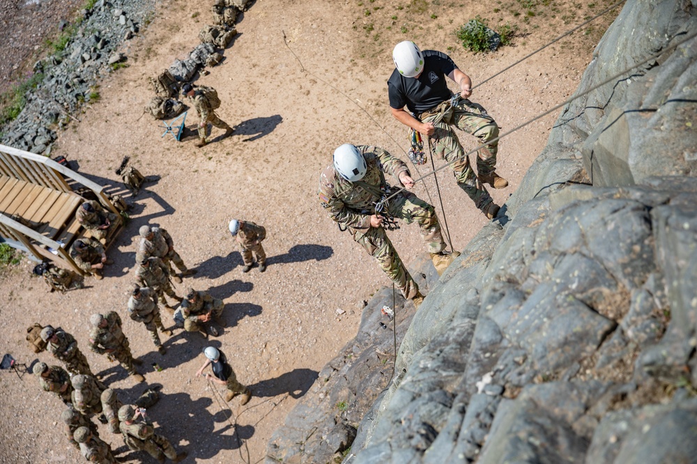 Rappeling Leaders