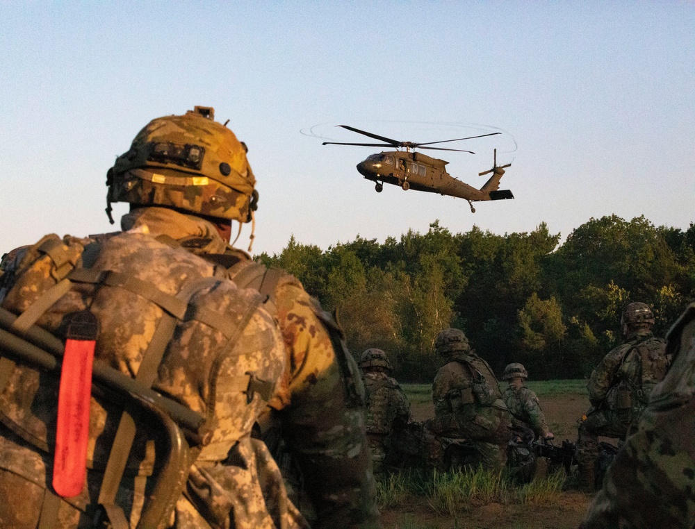 DVIDS - Images - 1-114th Infantry Regiment Conducts Tactical Helicopter ...