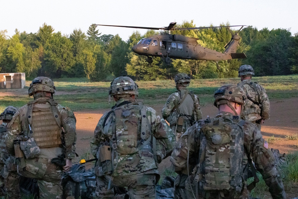 1-114th Infantry Regiment Conducts Tactical Helicopter Operations Training