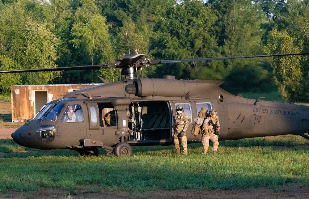 1-114th Infantry Regiment Conducts Tactical Helicopter Operations Training