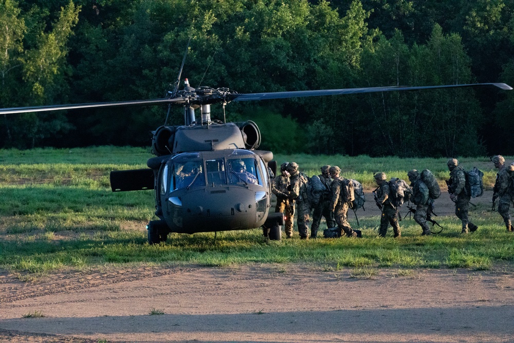 1-114th Infantry Regiment Conducts Tactical Helicopter Operations Training