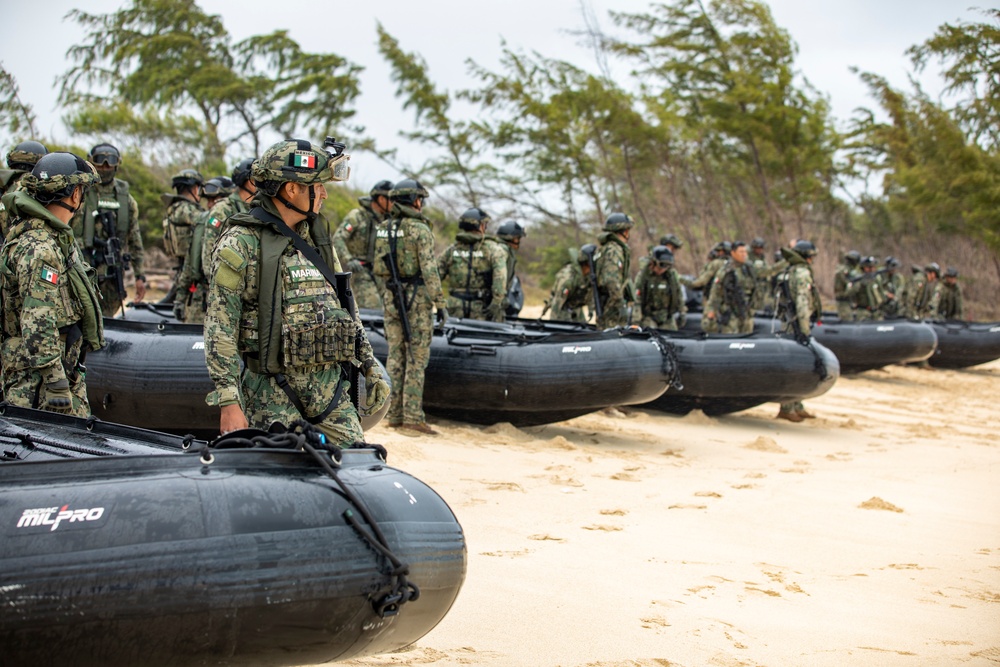 RIMPAC 2022: Mexican Naval Infantry Conducts Small Boat Training