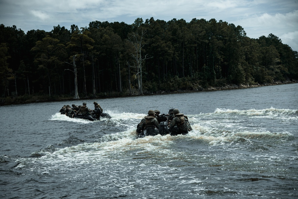 8th Engineer Support Battalion conducts river reconnaissance during Summer Pioneer 22 (Day 1)