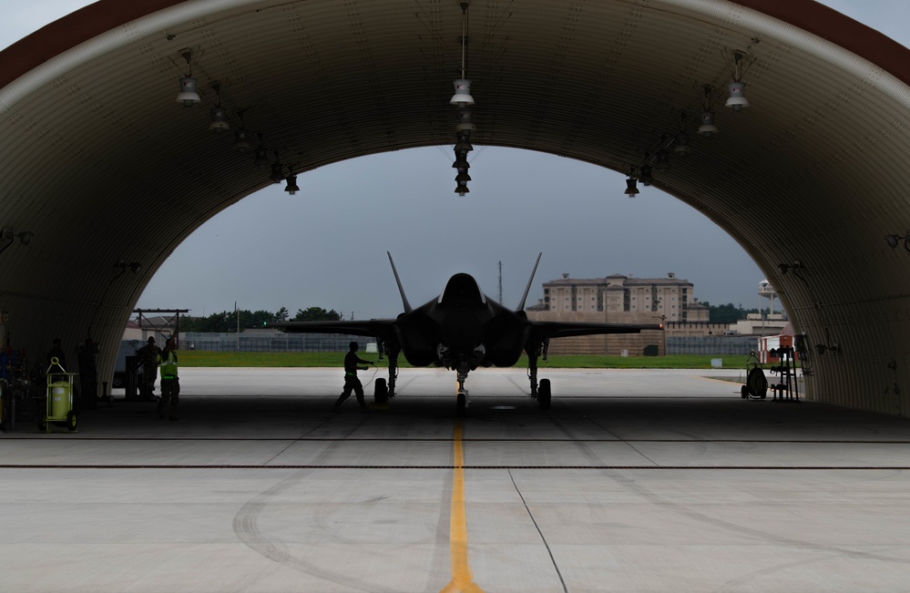 U.S. F-35’s conduct combined training with ROKAF