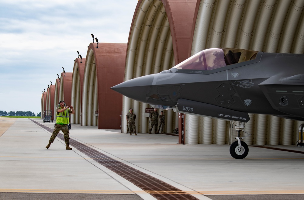 U.S. F-35’s conduct combined training with ROKAF