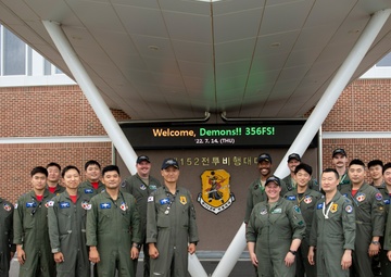 U.S. F-35’s conduct combined training with ROKAF
