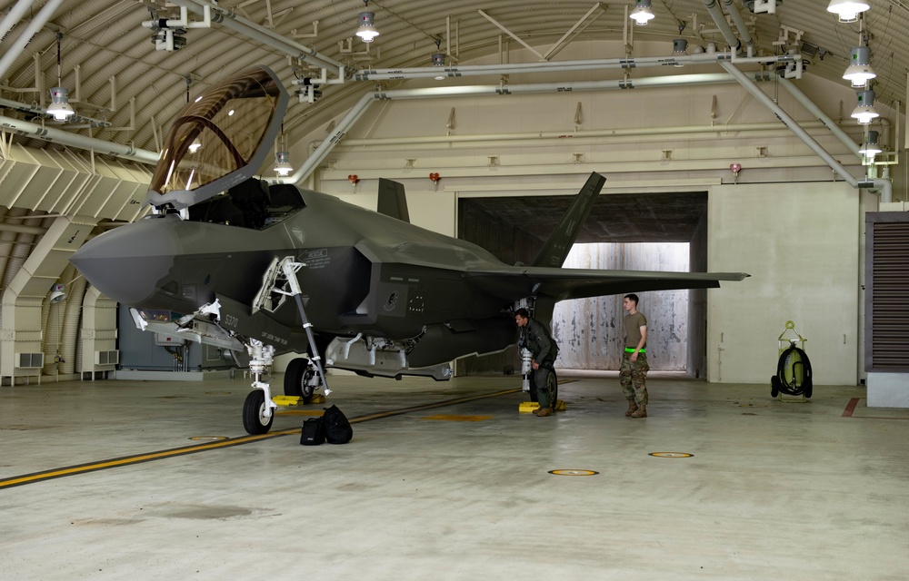 U.S. F-35’s conduct combined training with ROKAF