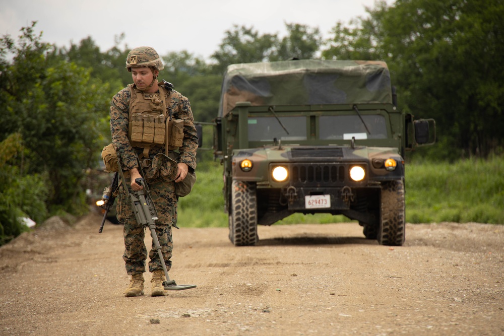 Marines with 9th ESB conduct counter IED training