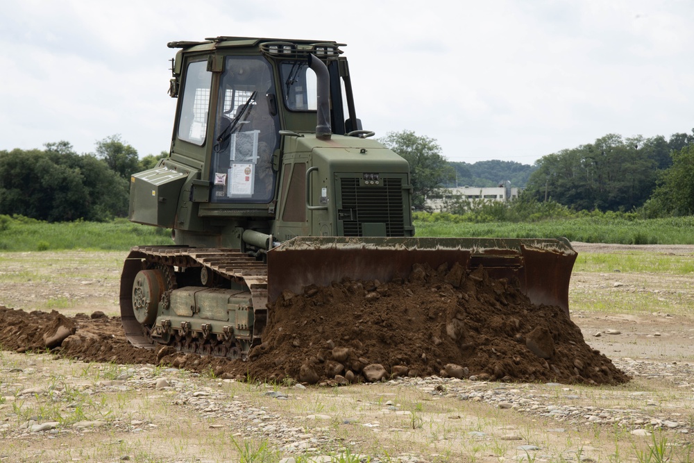 Marines with 9th ESB conduct counter IED training