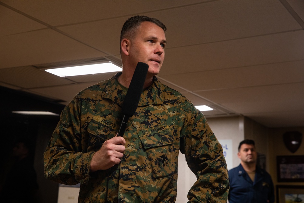 General Priddy visits USS Arlington