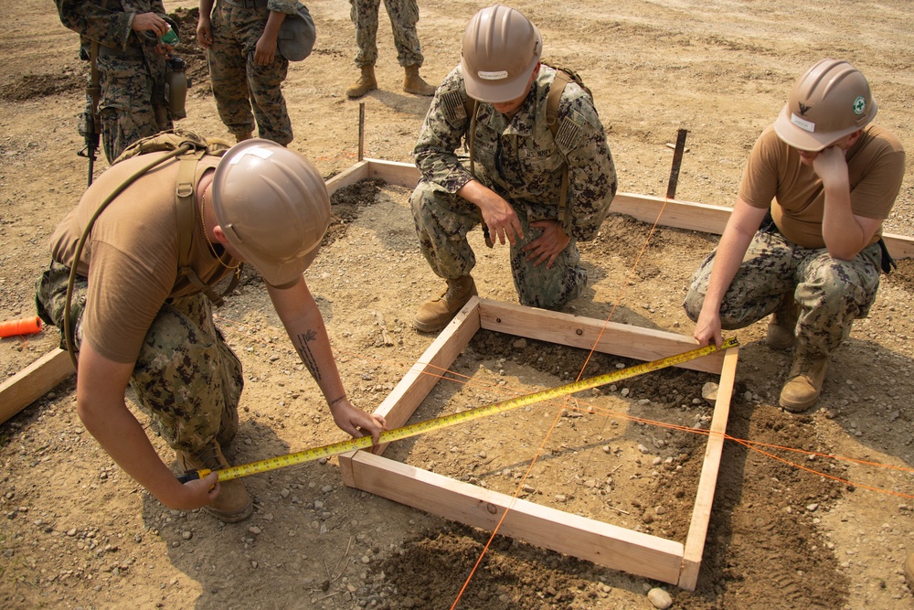 U.S. Navy Seabees support 9th ESB FEX