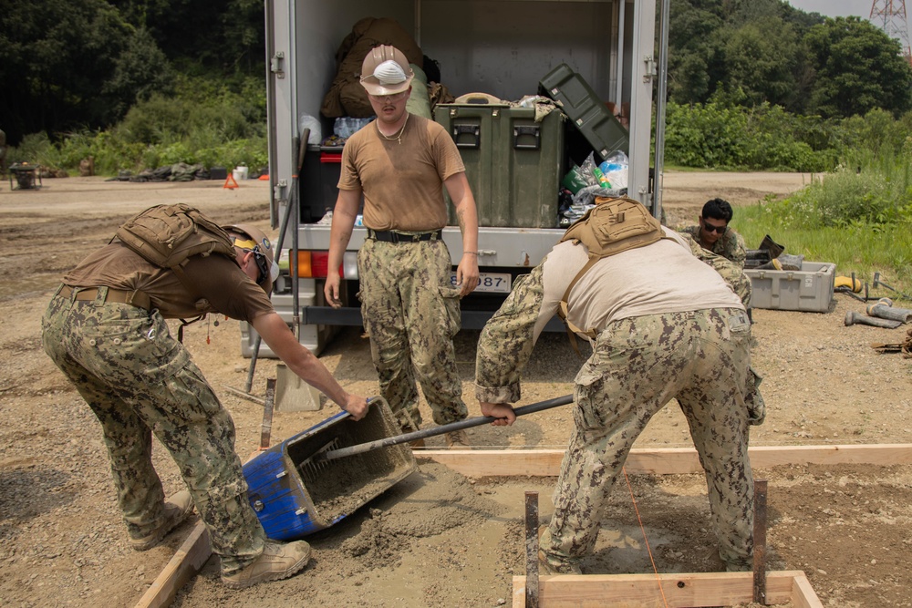 U.S. Navy Seabees support 9th ESB FEX