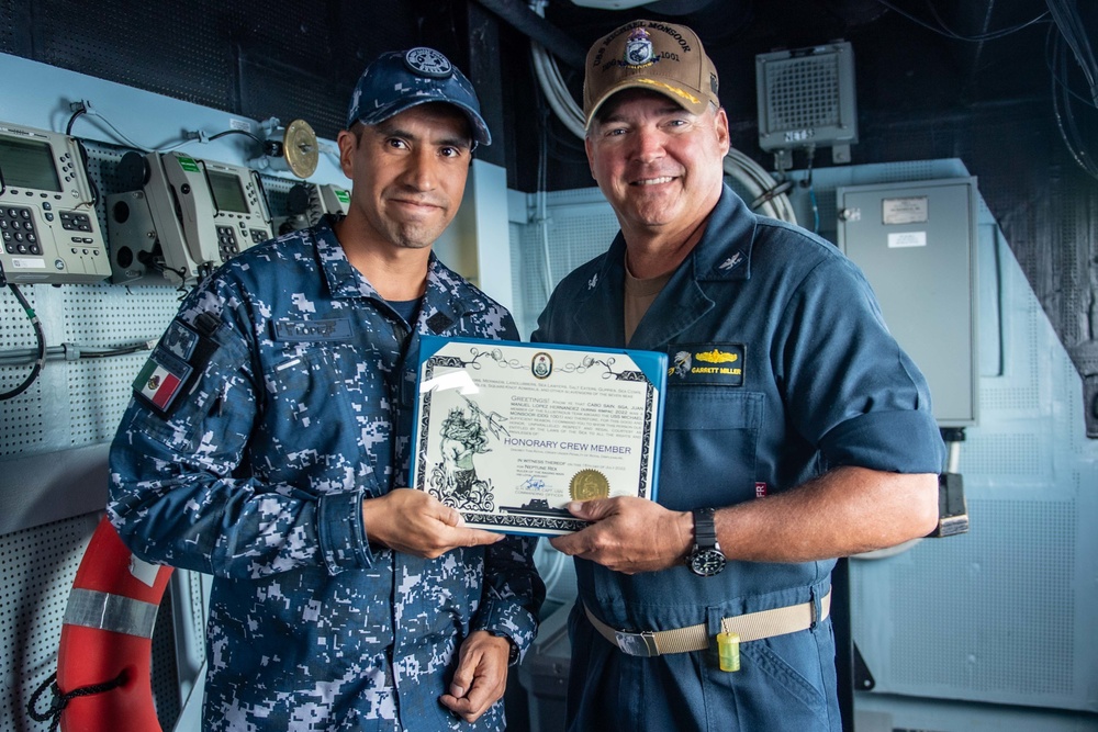 USS Michael Monsoor CO awards foreign partners during RIMPAC 2022