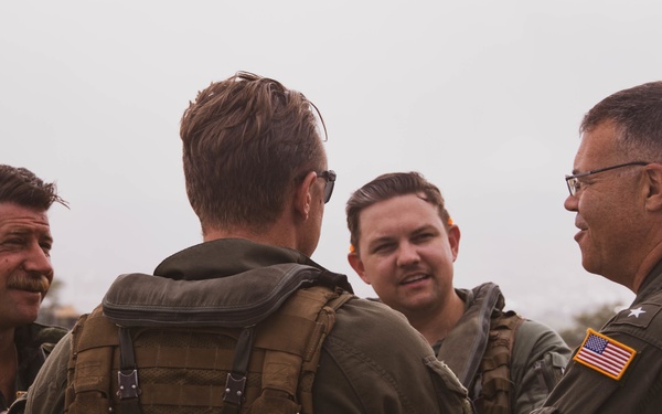 Distinguished Visitors and VIPs depart from Ford Island HLZ during RIMPAC 2022