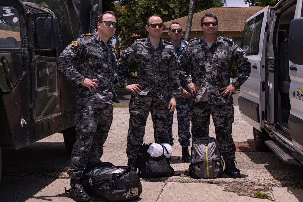 Distinguished Visitors and VIPs depart from Ford Island HLZ during RIMPAC 2022