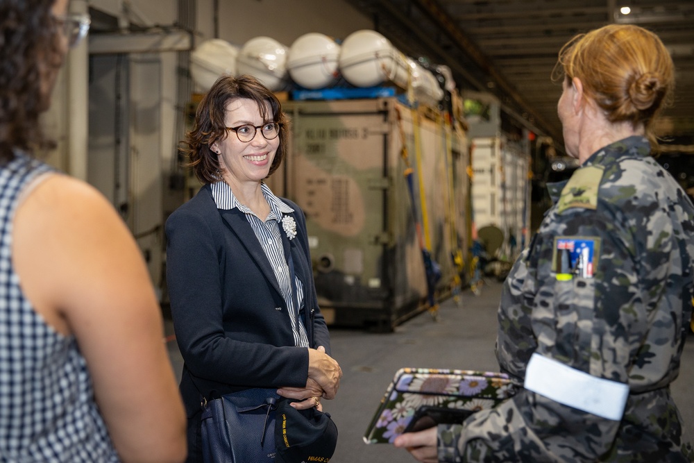 Australian Consulate-General Honolulu sails with HMAS Canberra during RIMPAC 2022