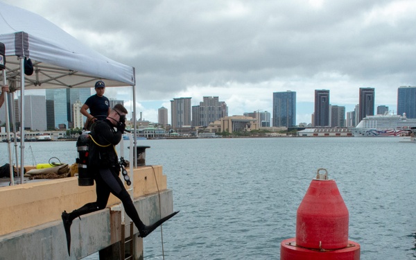 Partners Collaborate in RIMPAC 2022 Harbor Clearance Exercise