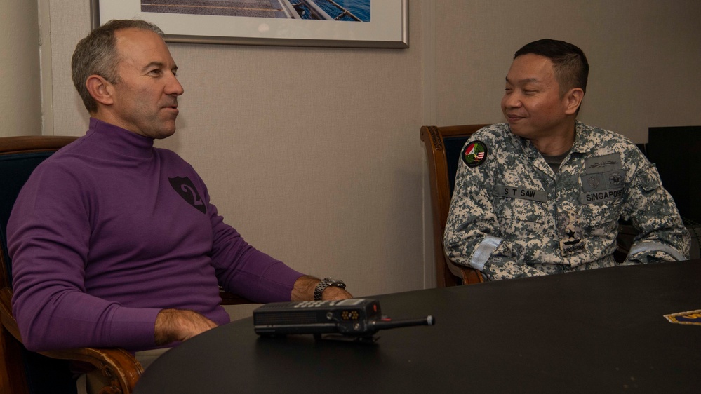 USS Essex Hosts Singapore Fleet Commander During RIMPAC 2022