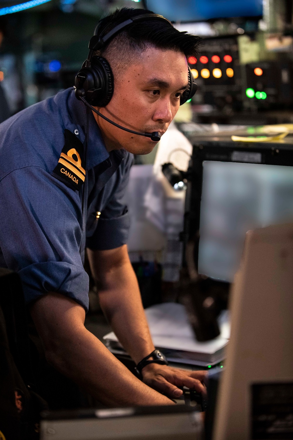 HMCS Winnipeg conducts a CASEX during RIMPAC 2022