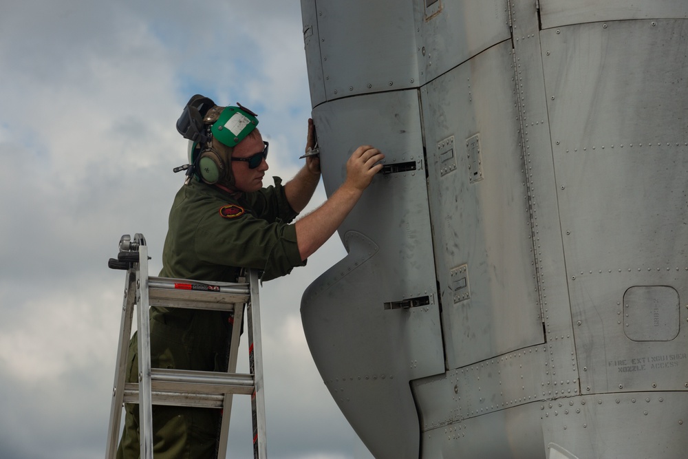 The Underdogs of Aviation: The Maintenance Crews