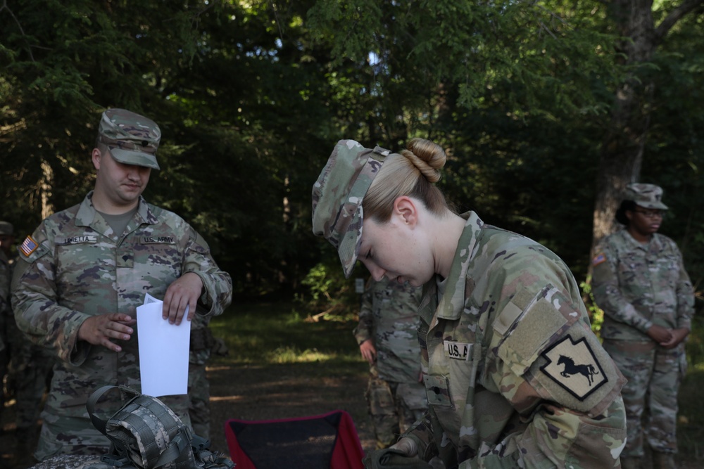 Soldiers do land navigation training