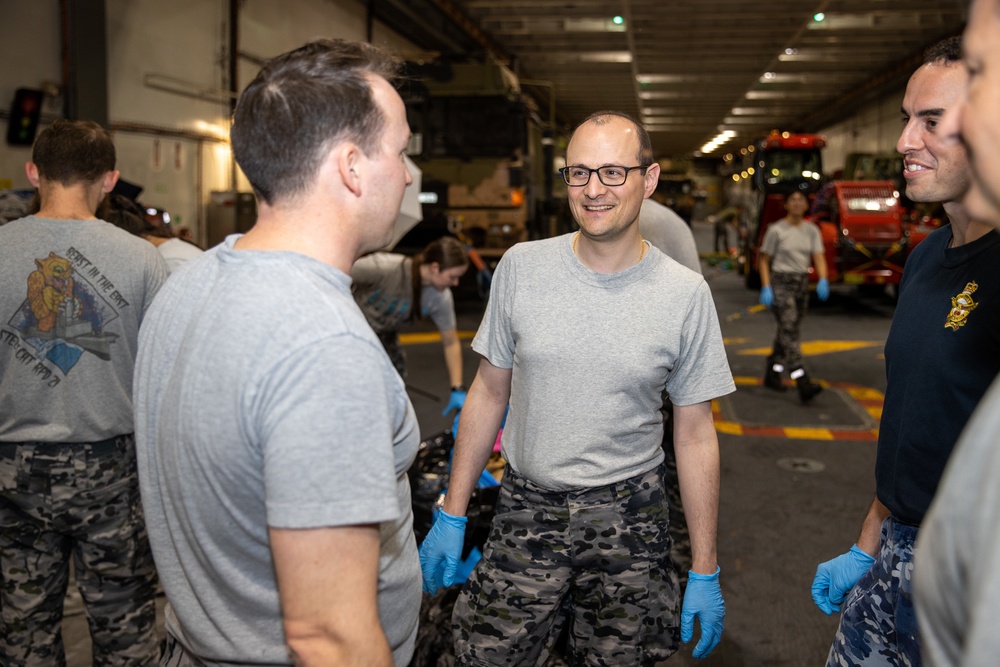 ADF Parliamentary Program Visits HMAS Canberra During RIMPAC 2022